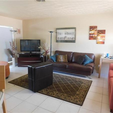 Dolphin Isles Resort Форт Лодърдейл Екстериор снимка